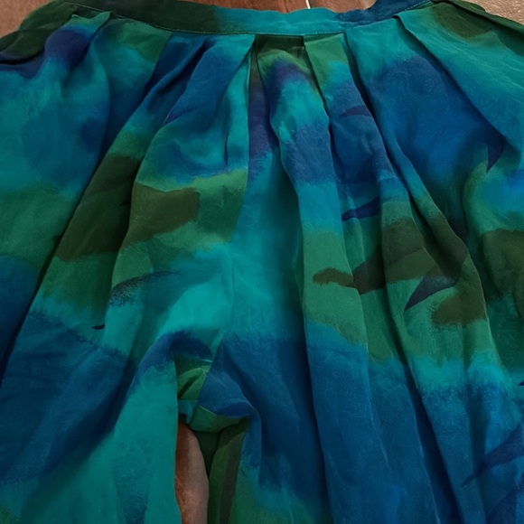 Dianne B. Cygne Design Outfit - Picture 8 of 8